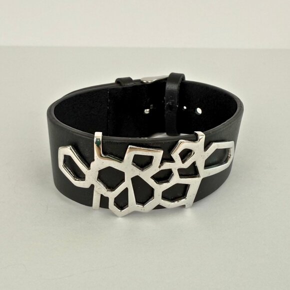 Gullkunst Geometric Leather Bracelet | Contemporary Icelandic Design - Picture 2 of 9